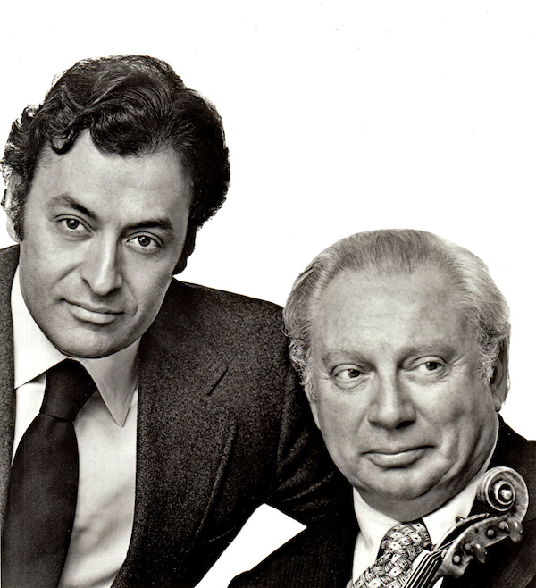 Offizielles Foto des Dirigenten Zubin Mehta und des Geigers Isaac Stern anlässlich des 60. Geburtstag von Stern