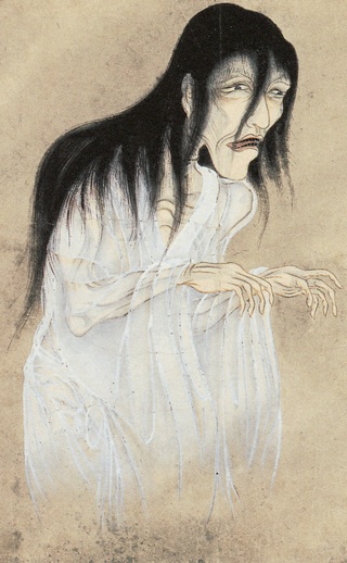 Darstellung eines Yūrei von Sawaki Sūshi (1737): eine abgemagerte ältere Frau in einem hellen, fast durchsichtigen Kimono mit langen, zerzausten schwarzen Haaren, einem verbitterten Gesicht, Hände wie Krallen; nach unten hin löst sich die Figur auf.
