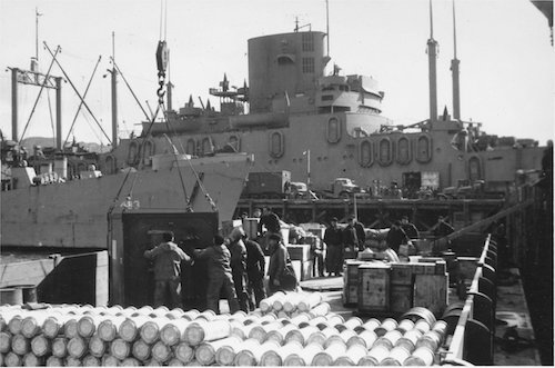 US-Truppen auf einem Versorgungsschiff.
